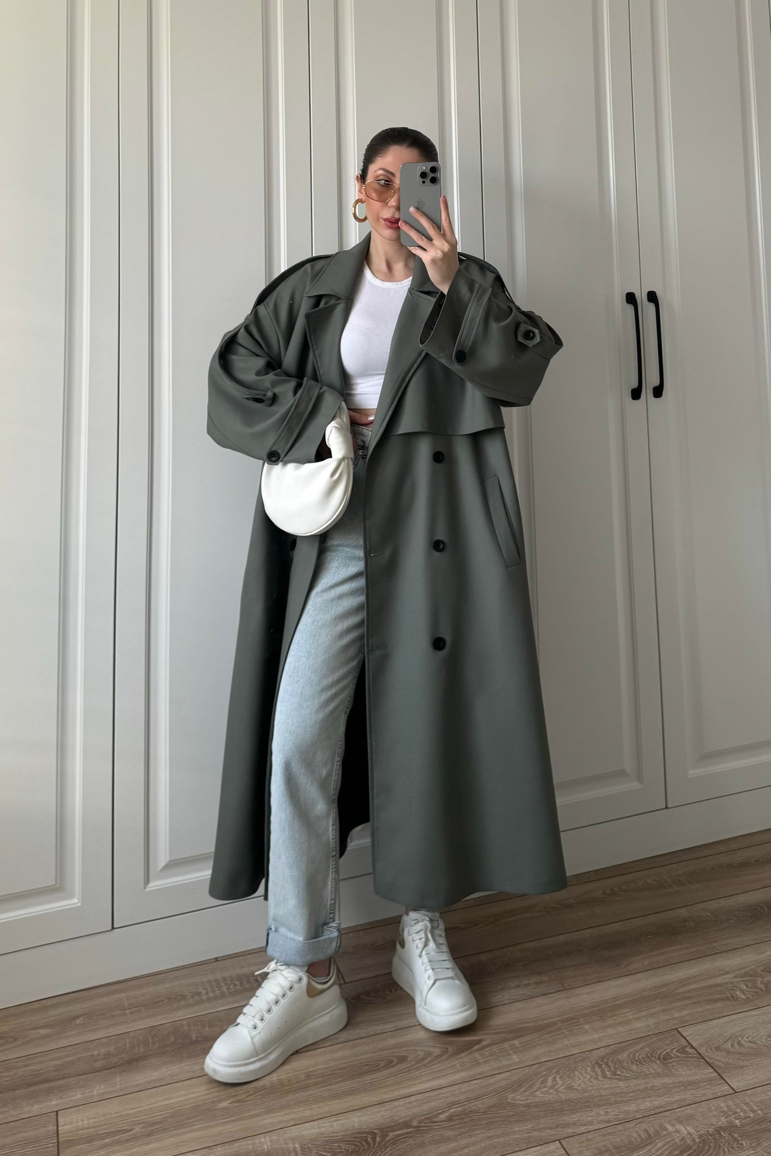 Trench di alta qualità con fodera e gonna lunga