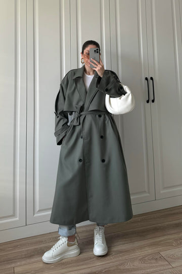 Trench di alta qualità con fodera e gonna lunga