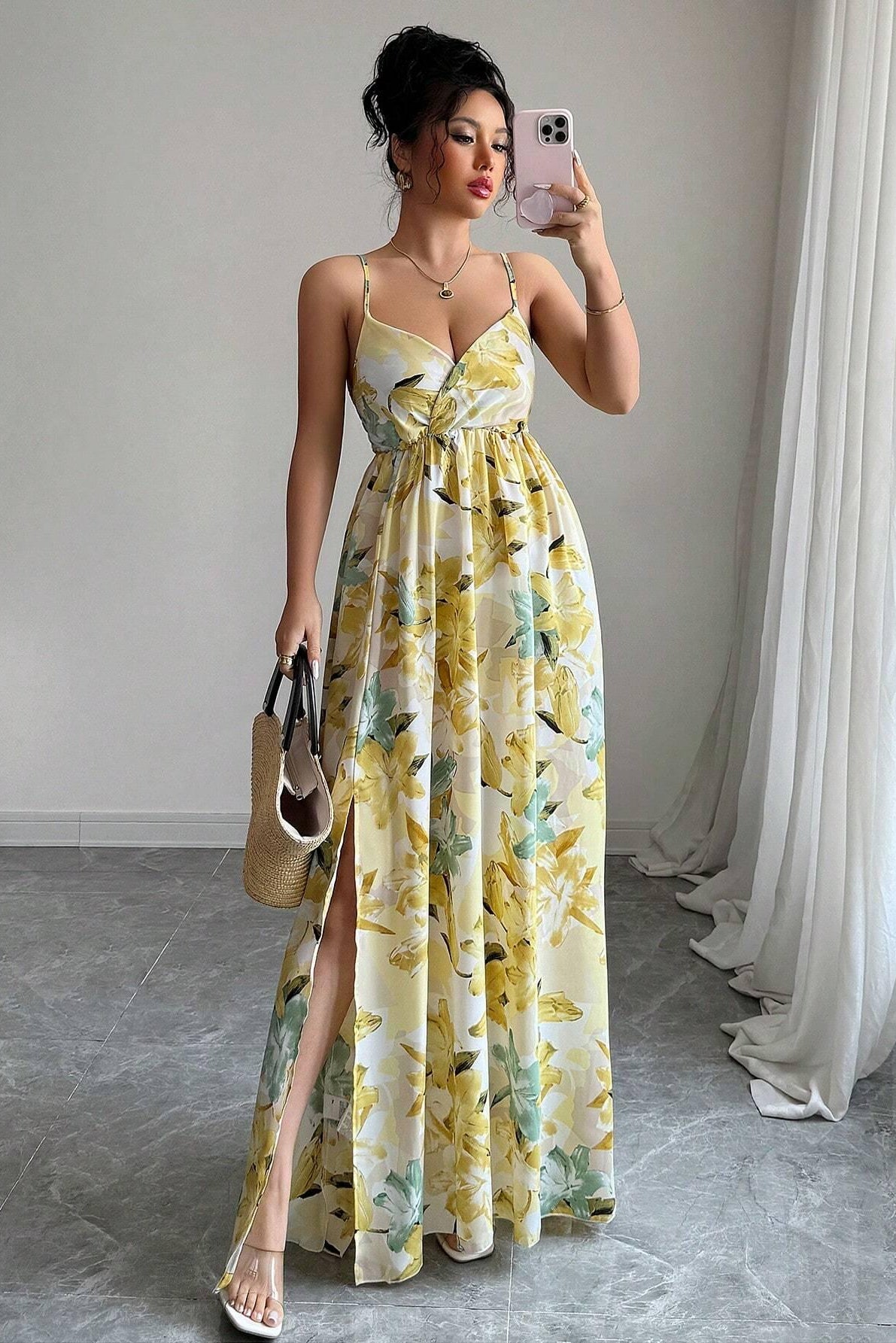 Abito halter con scollo a V e stampa floreale