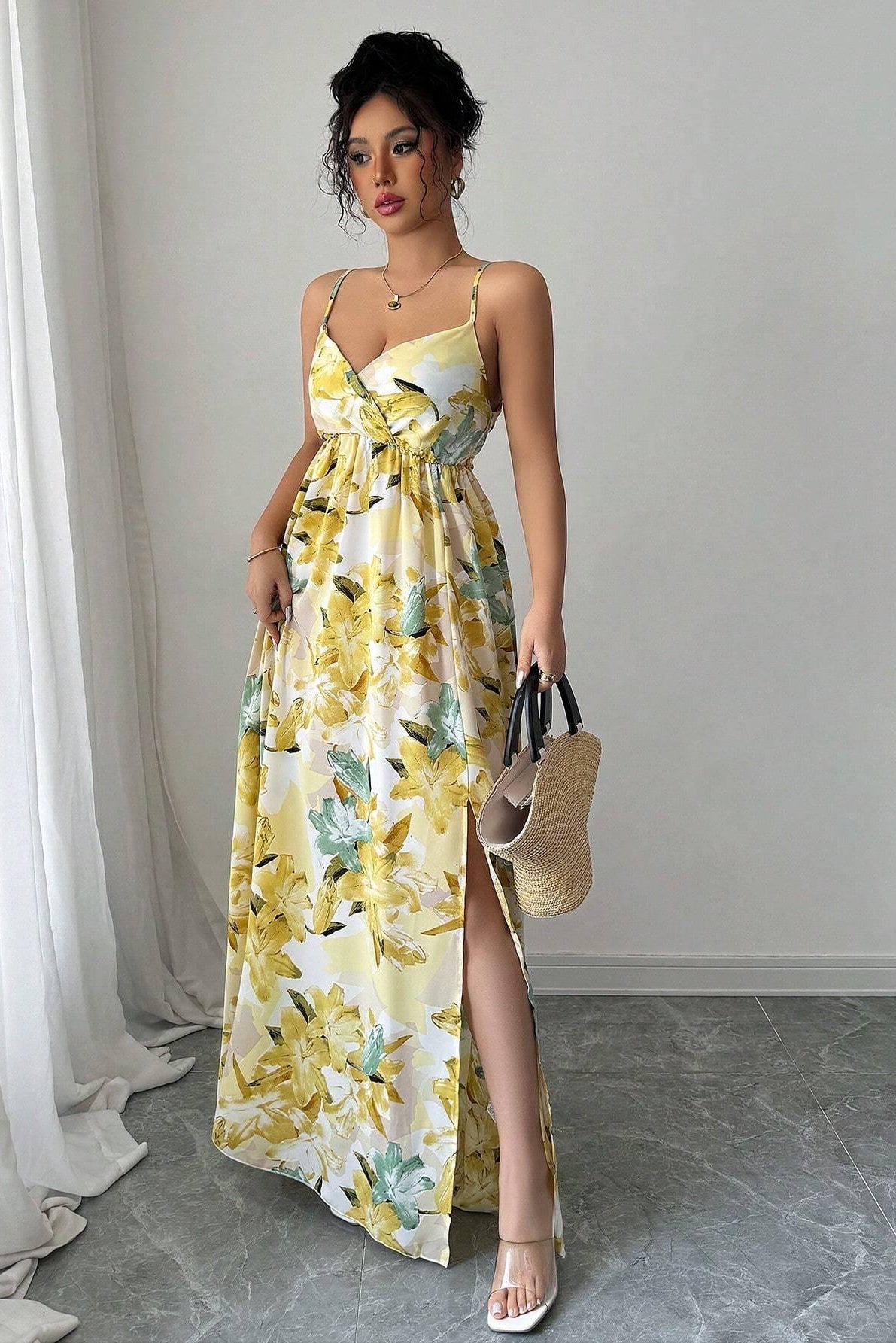 Abito halter con scollo a V e stampa floreale